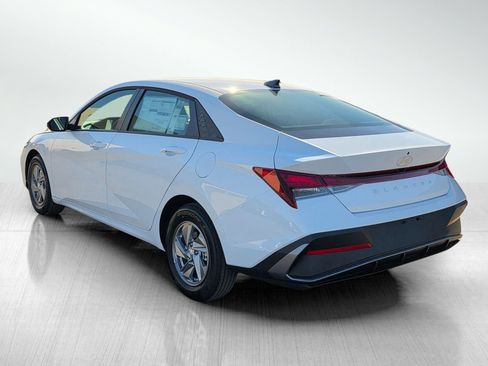 New 2026 Hyundai Elantra SE image 5