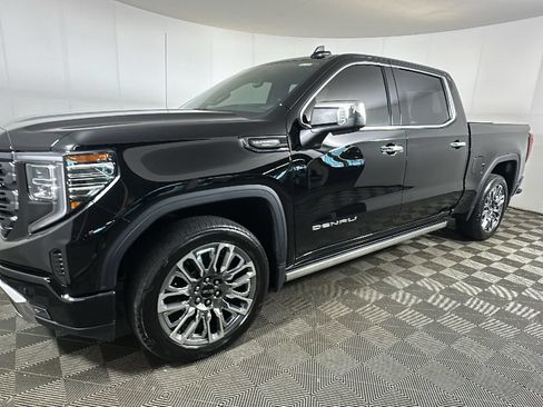 Used 2025 GMC Sierra 1500 Denali Ultimate AWD/4WD image 8