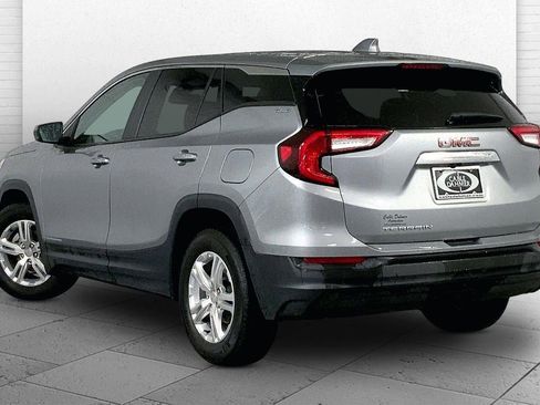 Used 2024 GMC Terrain SLE FWD image 11