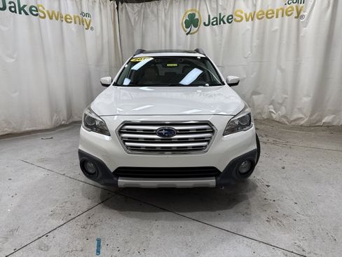 Used 2016 Subaru Outback 2.5i Limited AWD/4WD image 3