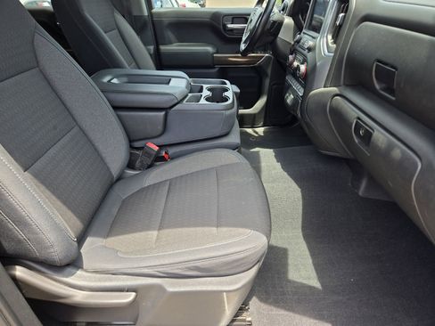 Used 2019 Chevrolet Silverado 1500 LT Trail Boss w/ Convenience Package AWD/4WD image 16