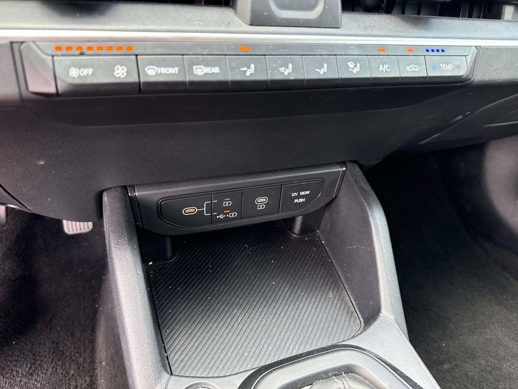 Certified 2025 Kia K4 FWD image 29
