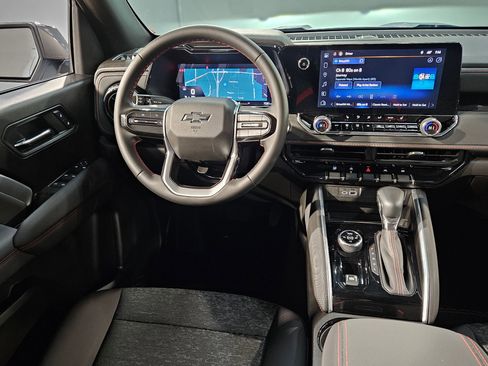 Used 2025 Chevrolet Colorado Z71 image 9