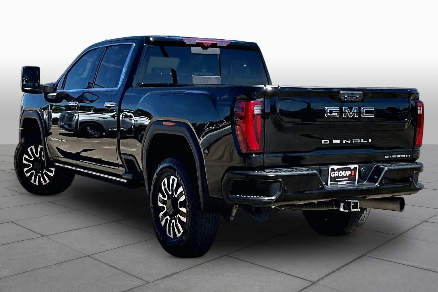 Used 2025 GMC Sierra 2500 Denali Ultimate AWD/4WD image 12