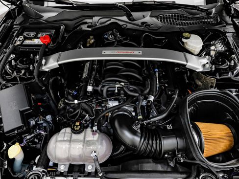 Used 2018 Ford Mustang Shelby GT350R w/ GT350R Equipment Group 920A RWD image 4