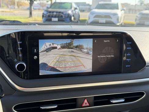 Used 2023 Hyundai Sonata SEL w/ Preferred Accessory Package image 4