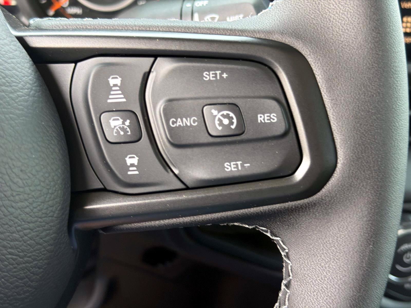 New 2026 Jeep Gladiator Sport AWD/4WD image 12