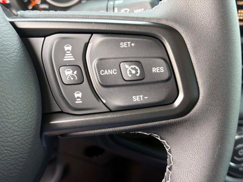 New 2026 Jeep Gladiator Sport AWD/4WD image 12