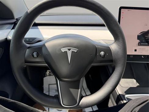 Used 2022 Tesla Model 3 Long Range AWD/4WD image 38
