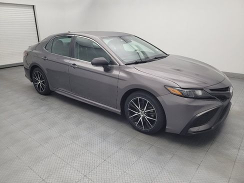 Used 2022 Toyota Camry SE FWD image 11