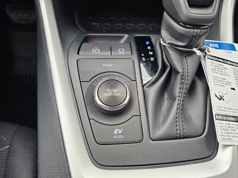 New 2025 Toyota RAV4 XLE image 20
