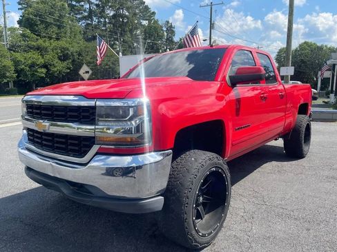 Used 2018 Chevrolet Silverado 1500 LT AWD/4WD image 3