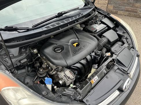 Used 2013 Hyundai Elantra Limited FWD image 13