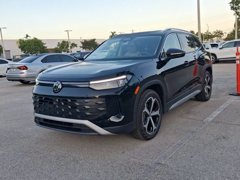 New 2026 Volkswagen Tiguan SE FWD image 3