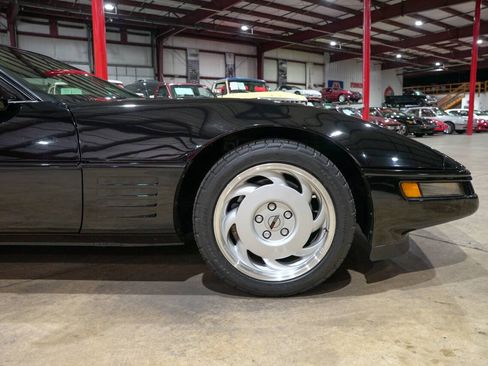 Used 1991 Chevrolet Corvette Coupe RWD image 11