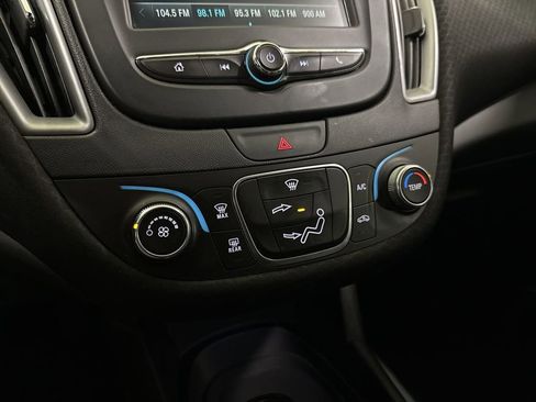 Used 2018 Chevrolet Malibu LS image 16