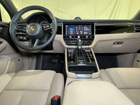 Certified 2026 Porsche Macan AWD/4WD image 25