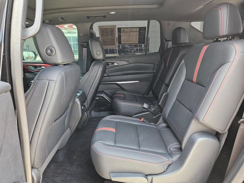 Certified 2025 Chevrolet Traverse RS w/ LPO, Floor Liner Package AWD/4WD image 14