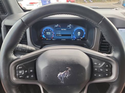 Used 2025 Ford Bronco Badlands image 26