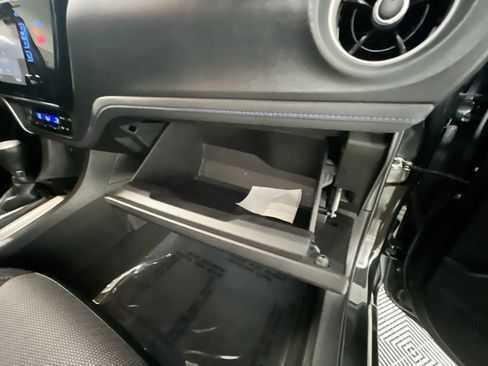 Used 2019 Toyota Corolla SE w/ SE Premium Package FWD image 34