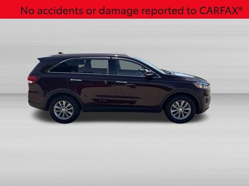 Used 2017 Kia Sorento FWD w/ LX Convenience Package image 3