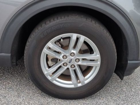 Used 2023 Ford Explorer XLT w/ Equipment Group 202A RWD image 11