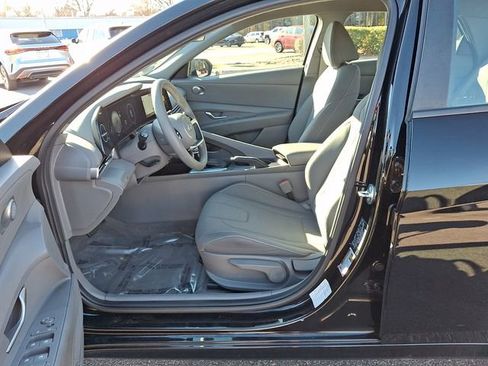 Used 2024 Hyundai Elantra SEL image 16