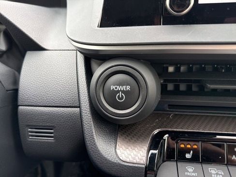 Used 2025 Toyota Prius XLE image 29