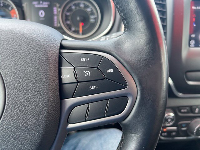 Used 2019 Jeep Cherokee Latitude w/ Cold Weather Group AWD/4WD image 24