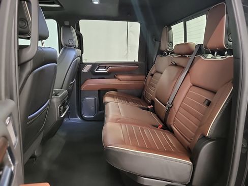 Used 2024 GMC Sierra 2500 Denali Ultimate AWD/4WD image 12