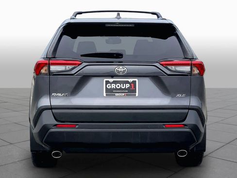 Used 2021 Toyota RAV4 XLE Premium FWD image 5