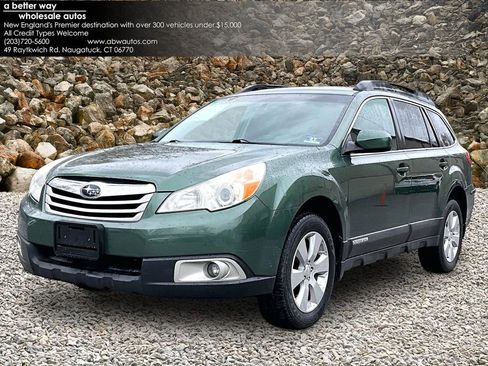 Used 2010 Subaru Outback 2.5i Premium AWD/4WD image 1
