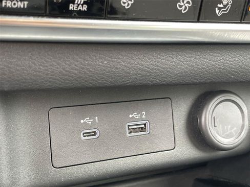 Used 2023 Nissan Rogue SV AWD/4WD image 25