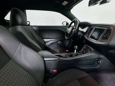 Used 2018 Dodge Challenger R/T w/ Driver Convenience Group image 24