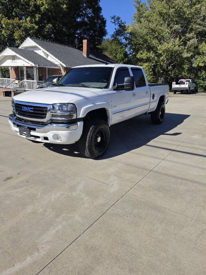 Used 2007 GMC Sierra 2500 SLT w/ Heavy-Duty Power Package AWD/4WD image 2
