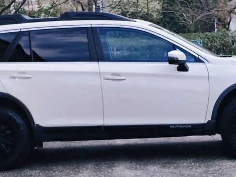 Used 2016 Subaru Outback 2.5i Limited image 2