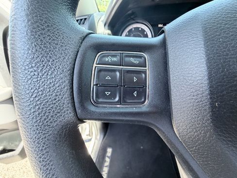 Used 2019 RAM 1500 Classic SLT AWD/4WD image 14