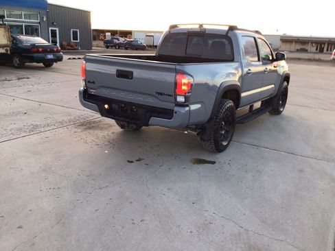Used 2017 Toyota Tacoma TRD Pro image 6