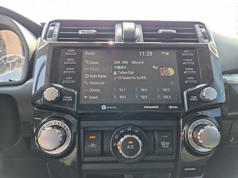Used 2020 Toyota 4Runner TRD Off-Road AWD/4WD image 22