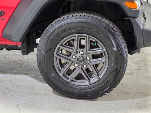 Used 2025 Jeep Wrangler Unlimited Sport AWD/4WD image 16