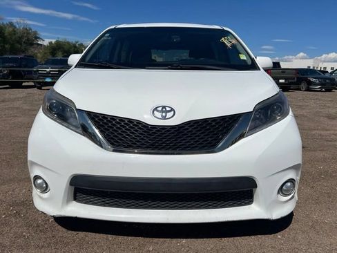Used 2017 Toyota Sienna SE Premium FWD image 8