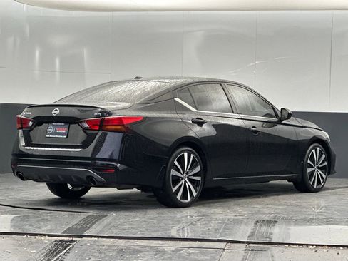 Used 2022 Nissan Altima 2.5 SR image 3