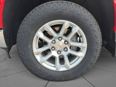 Used 2024 Chevrolet Silverado 1500 LT AWD/4WD image 12