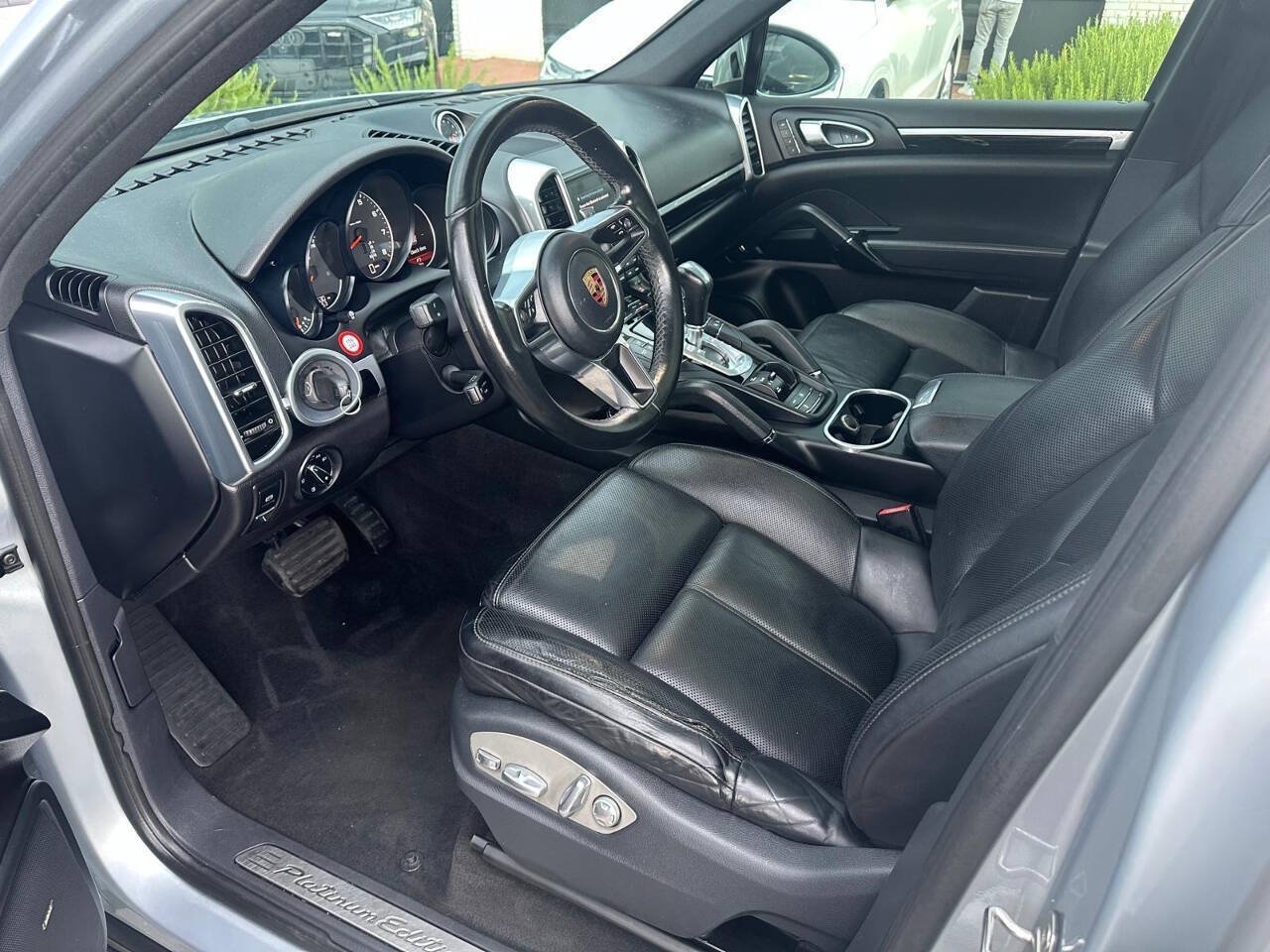 Used 2017 Porsche Cayenne Platinum Edition AWD/4WD image 7