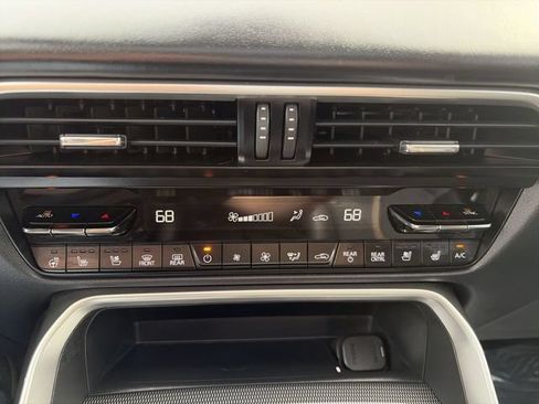 Used 2024 MAZDA CX-90 Plug-In Hybrid w/ Premium Plus AWD/4WD image 19