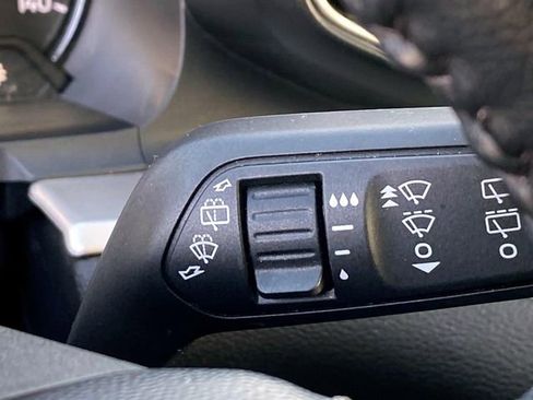 Used 2022 Ford Explorer XLT w/ Equipment Group 202A image 23