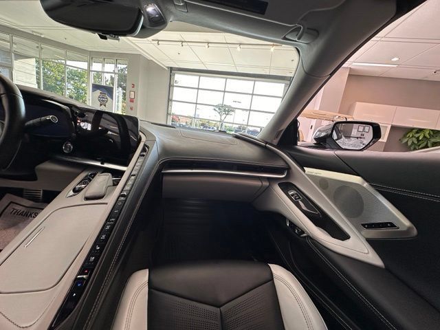 Used 2021 Chevrolet Corvette Stingray Premium Conv w/ Z51 Performance Package RWD image 29