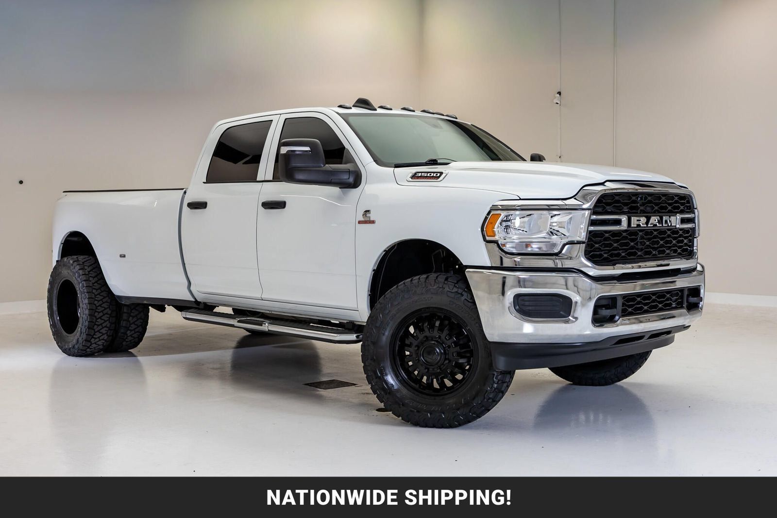 Used 2024 RAM 3500 Tradesman w/ Chrome Appearance Group AWD/4WD image 1