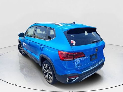 Used 2023 Volkswagen Taos SE FWD image 5