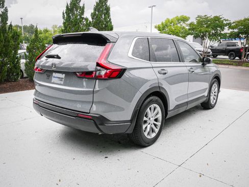 Used 2025 Honda CR-V EX-L image 11